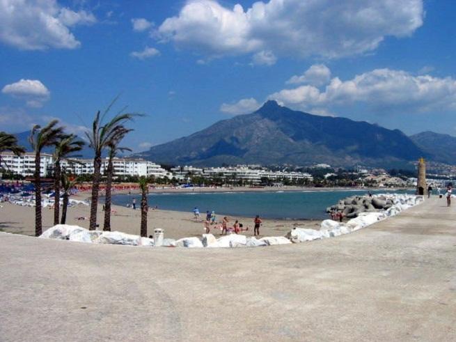 Hostal La Colonia Marbella Zewnętrze zdjęcie
